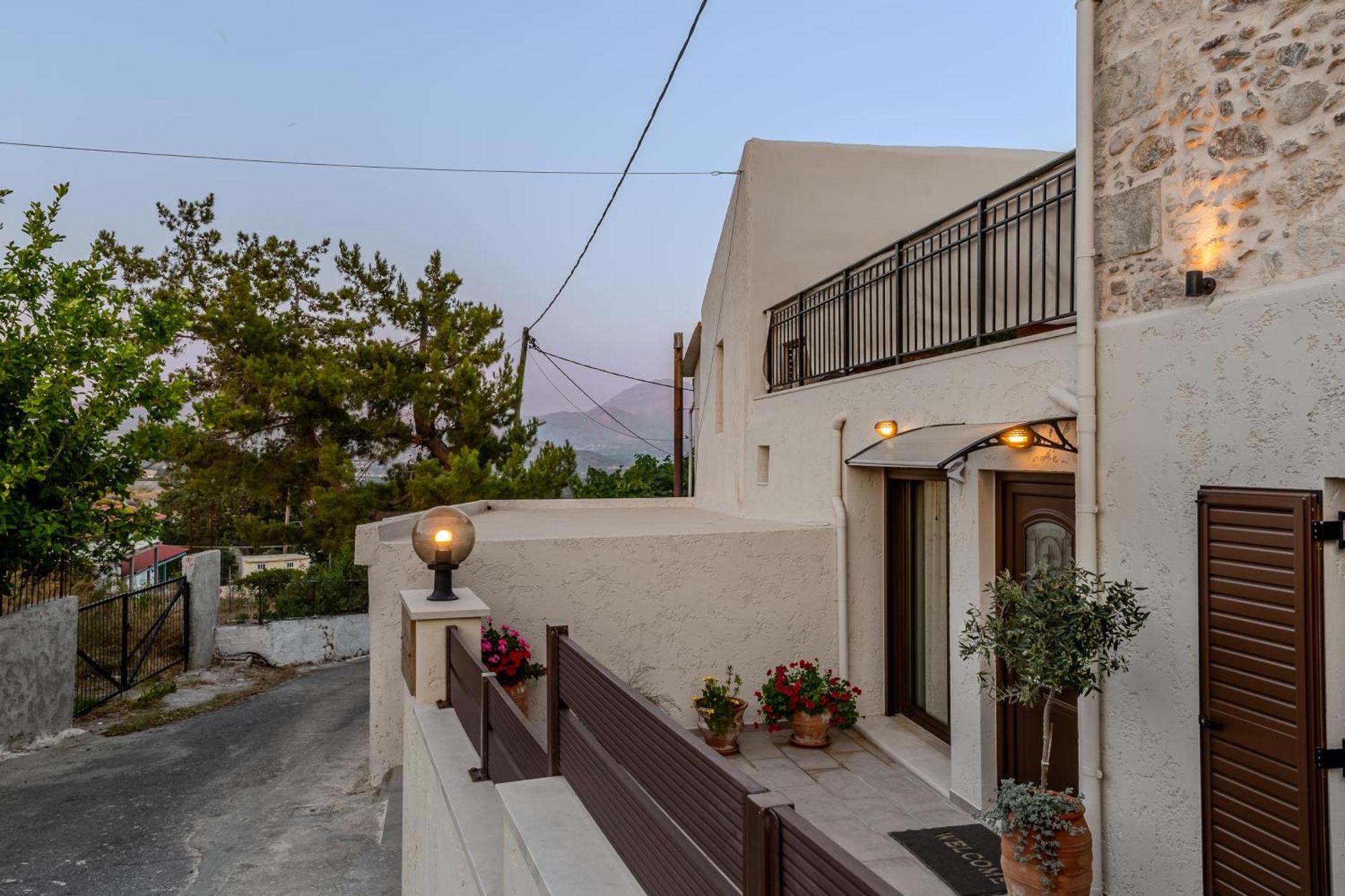 Willa Casa Kastella, Private Jacuzzi & Bbq Facilities! Angouselianá Zewnętrze zdjęcie