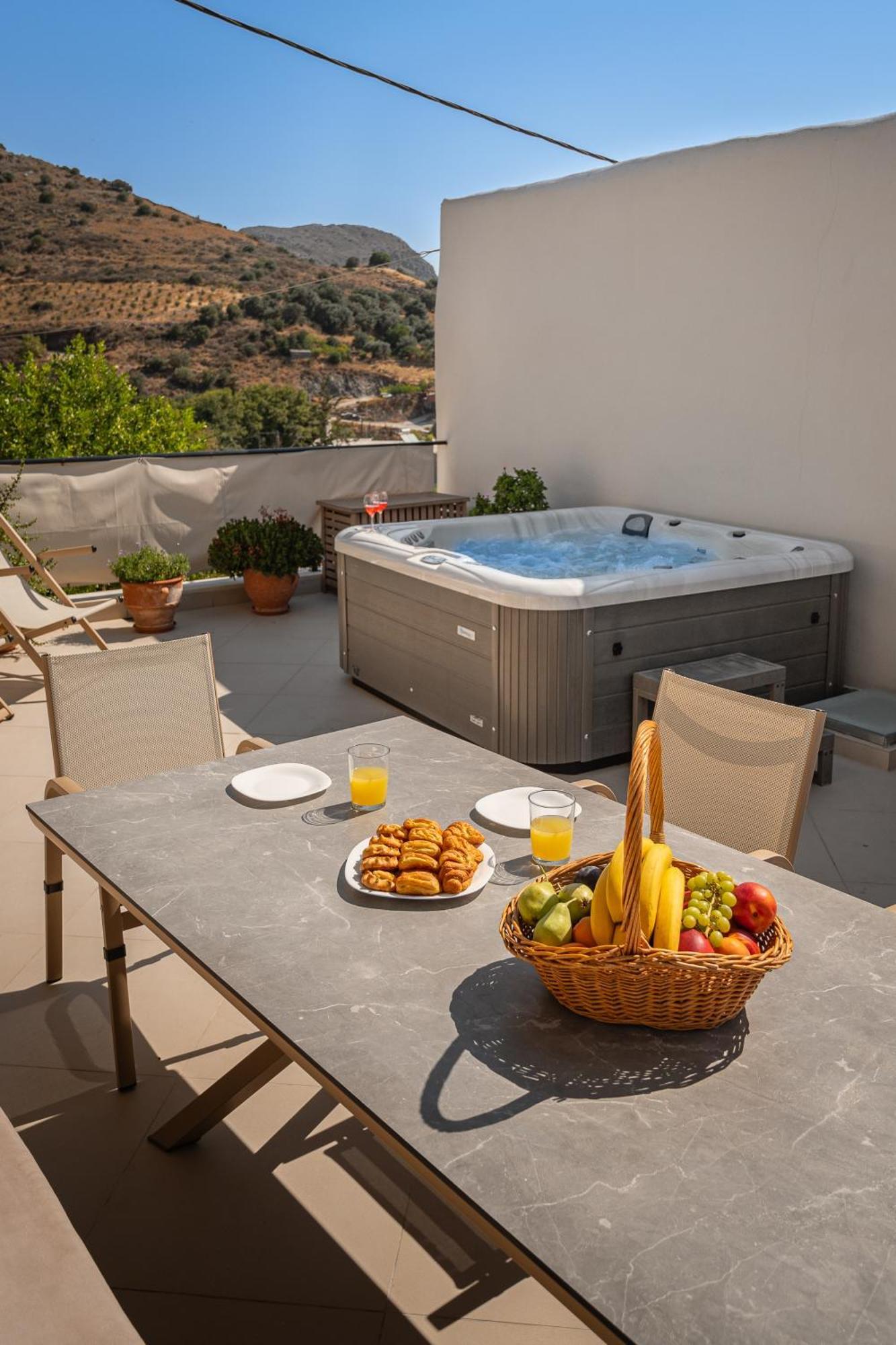 Willa Casa Kastella, Private Jacuzzi & Bbq Facilities! Angouselianá Zewnętrze zdjęcie