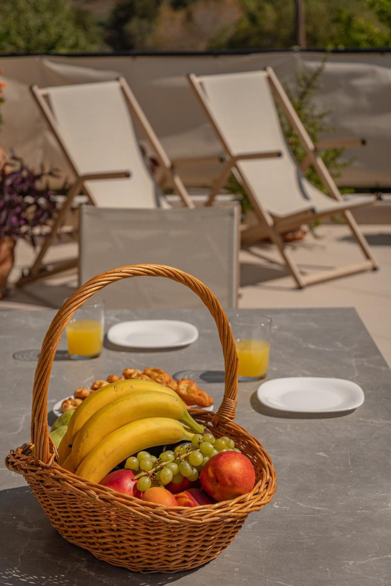 Willa Casa Kastella, Private Jacuzzi & Bbq Facilities! Angouselianá Zewnętrze zdjęcie